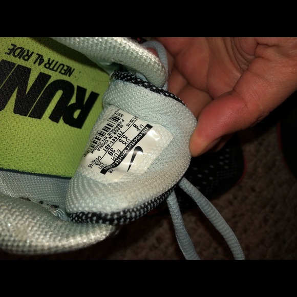 Nike shoes - Picture 4 of 4
